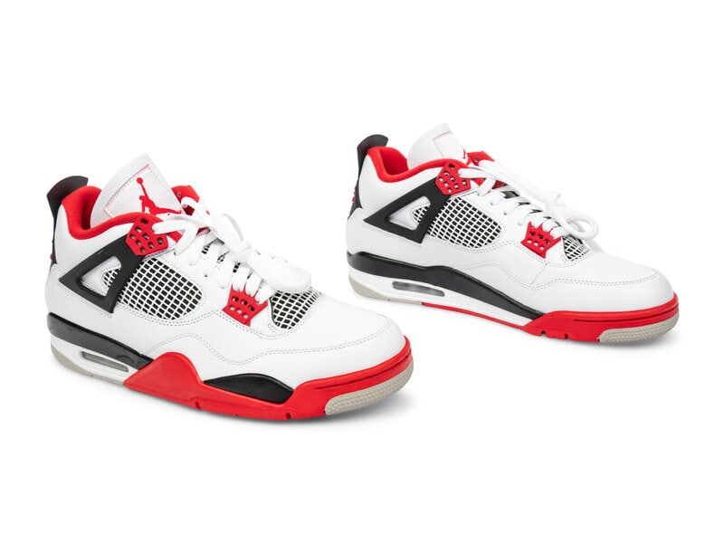 Jordan 4 Retro OG Fire Red 2020 (DS): Jordan 4 Retro OG Fire Red 2020 (DS) Released on November 28, 2020, the Jordan 4 Retro OG "Fire Red" returns in its original 1989 form, featuring a white leather upper with black and Fire Red accents.