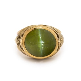 CAT'S-EYE CHRYSOBERYL AND YELLOW GOLD RING