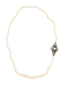 NATURAL AND CULTURED PEARL NECKLACE WITH SILVER-TOPPED GOLD AND DIAMOND CLASP
