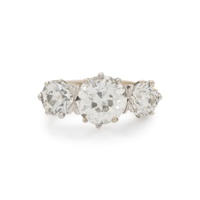 DIAMOND AND WHITE GOLD RING