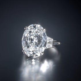 GRAFF, AN IMPORTANT OVAL DIAMOND RING