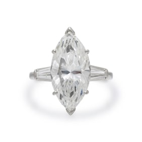 MARQUISE CUT DIAMOND AND PLATINUM RING