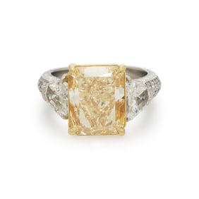 COLORED DIAMOND AND DIAMOND RING