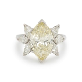 COLORED DIAMOND AND DIAMOND RING