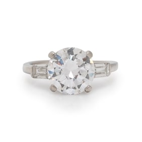 DIAMOND AND PLATINUM RING