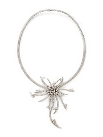 DIAMOND AND WHITE GOLD FLOWER NECKLACE