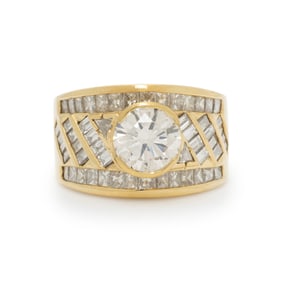 YELLOW GOLD AND DIAMOND RING