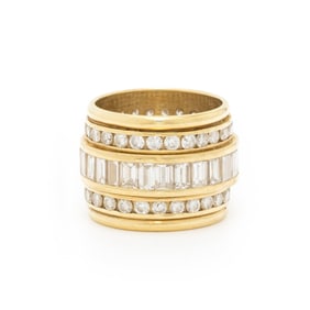 YELLOW GOLD AND DIAMOND RING