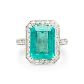EMERALD, DIAMOND, AND WHITE GOLD RING