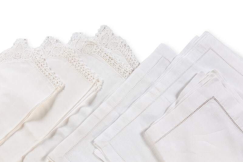 A Large Group of White Table Linens (1 of 16)