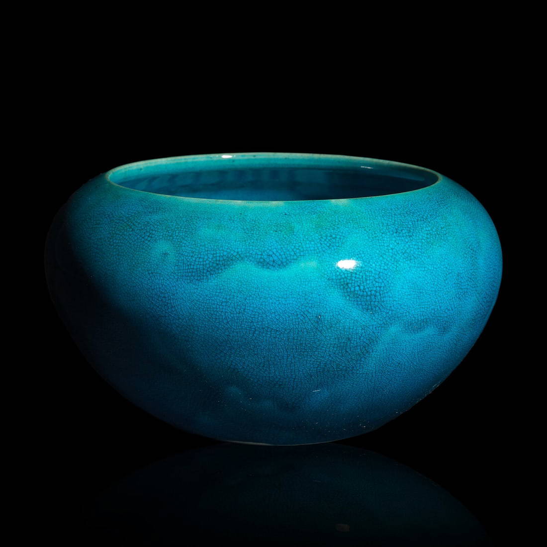 A Chinese Turquoise-Glazed Porcelain \"Alms Bowl\", 18th/19th Century 清中期 孔