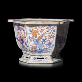 A Chinese Export "Imari" Palatte Hexagonal Jardiniere, Kangxi Period 清康熙