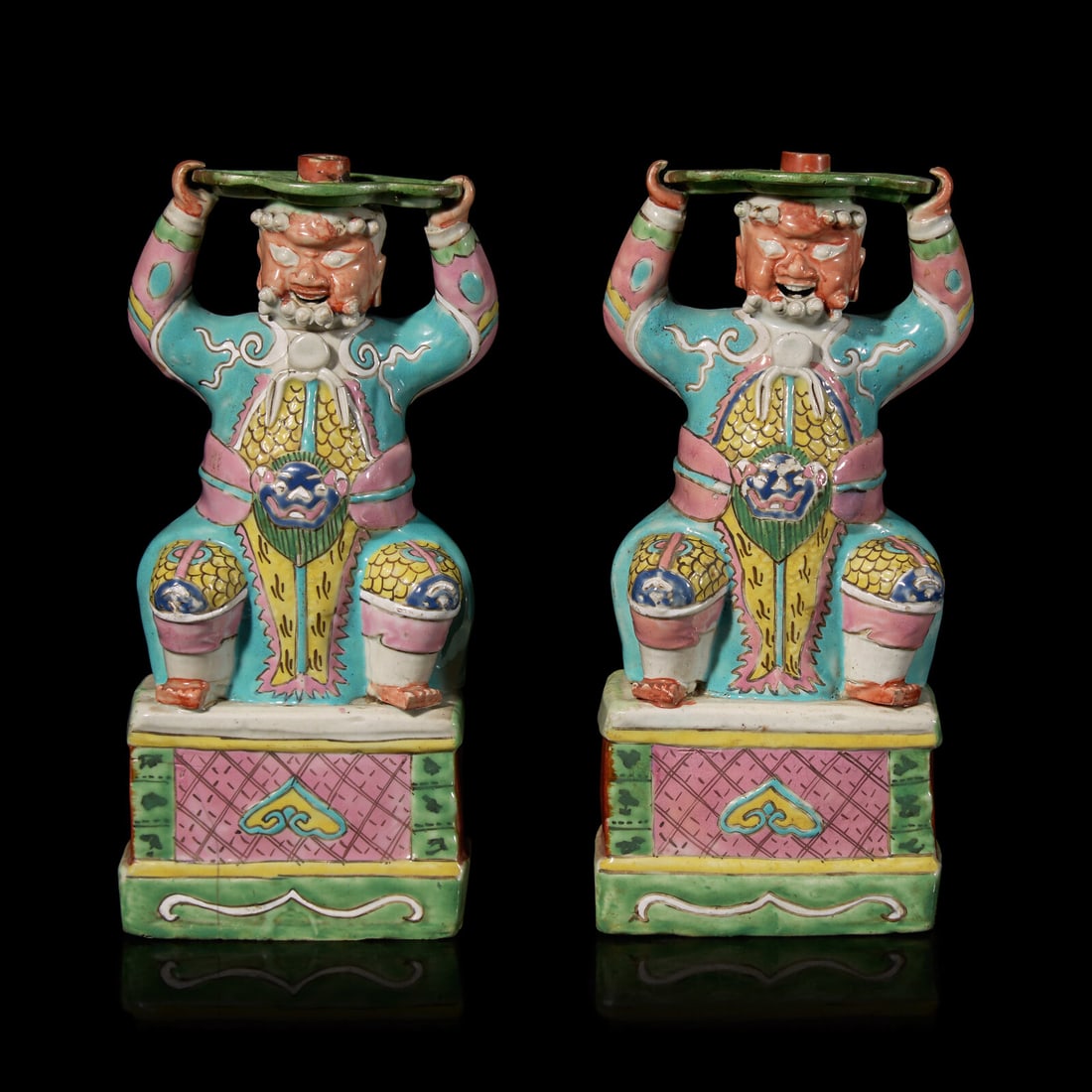 A Pair of Chinese Export Famille Rose "Foreign Warriors" Candle Holders, Qianlong-Jiaqing Period: A Pair of Chinese Export Famille Rose "Foreign Warriors" Candle Holders, Qianlong-Jiaqing Period 清乾隆-嘉慶 外銷粉彩胡人像ģ
