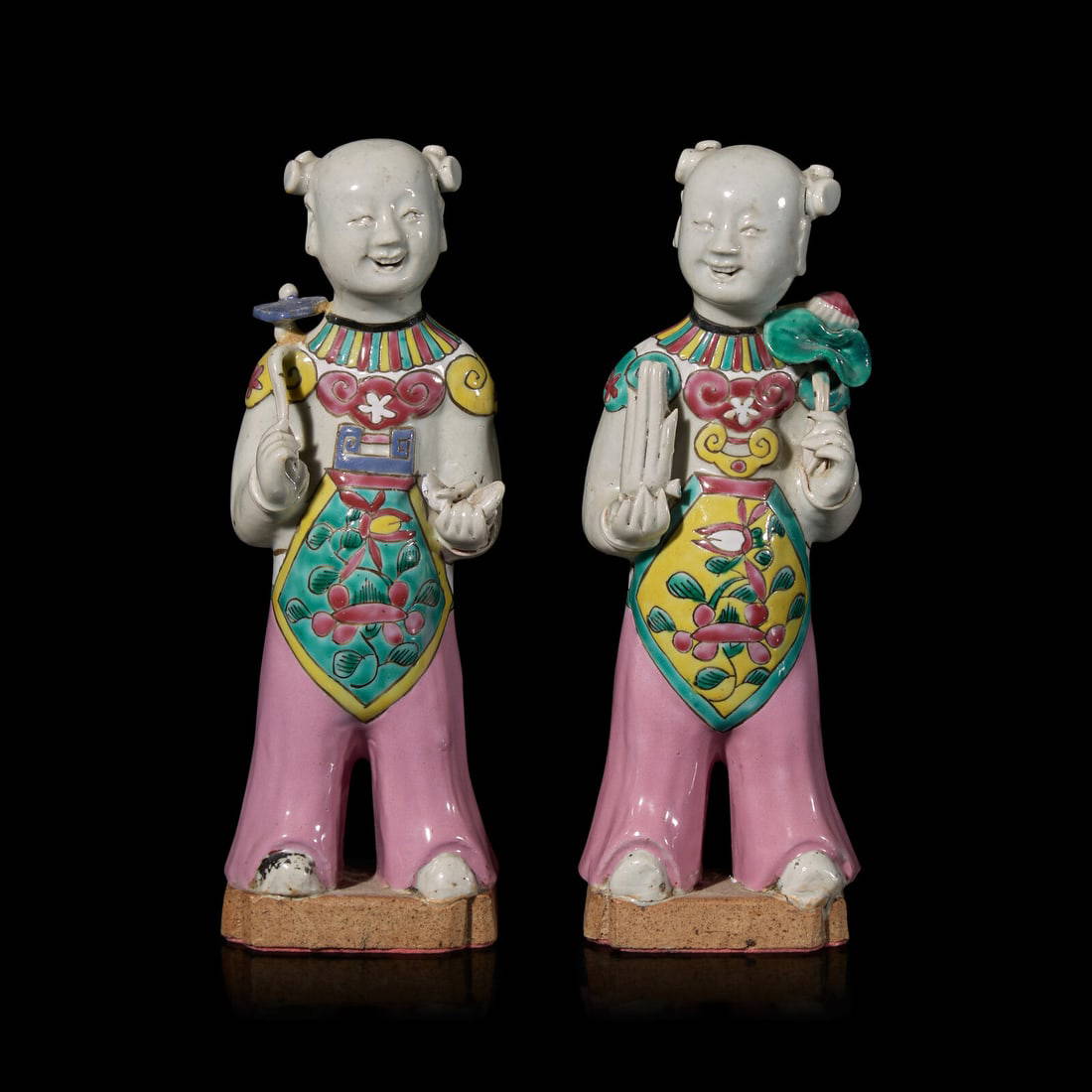 A Pair of Chinese Famille Rose \"Boys\" Figures, Qianlong-Jiaqing Period 清乾隆