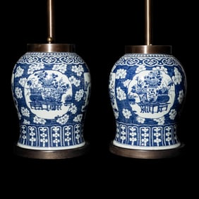 A Pair of Chinese Blue and White 'Bogu' Motif Porcelain General Jars, 19th Century 晚清