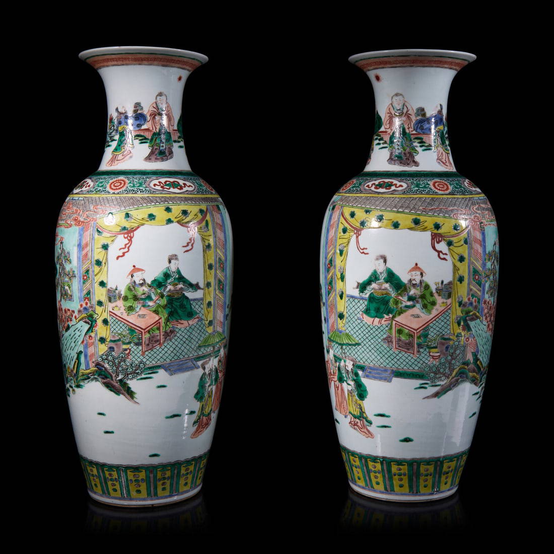 A Large Pair of Chinese Famille Verte Porcelain Vases 五彩人物圖