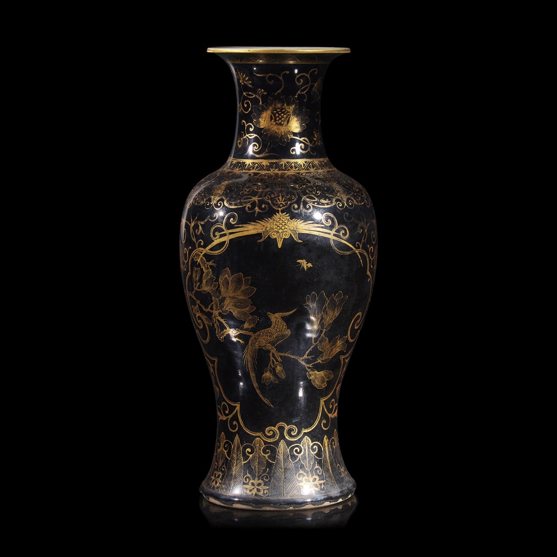 A Chinese Gilt-Decorated \"Mirror-Black\" Baluster Vase, Late Qing to Republic Period 晚清