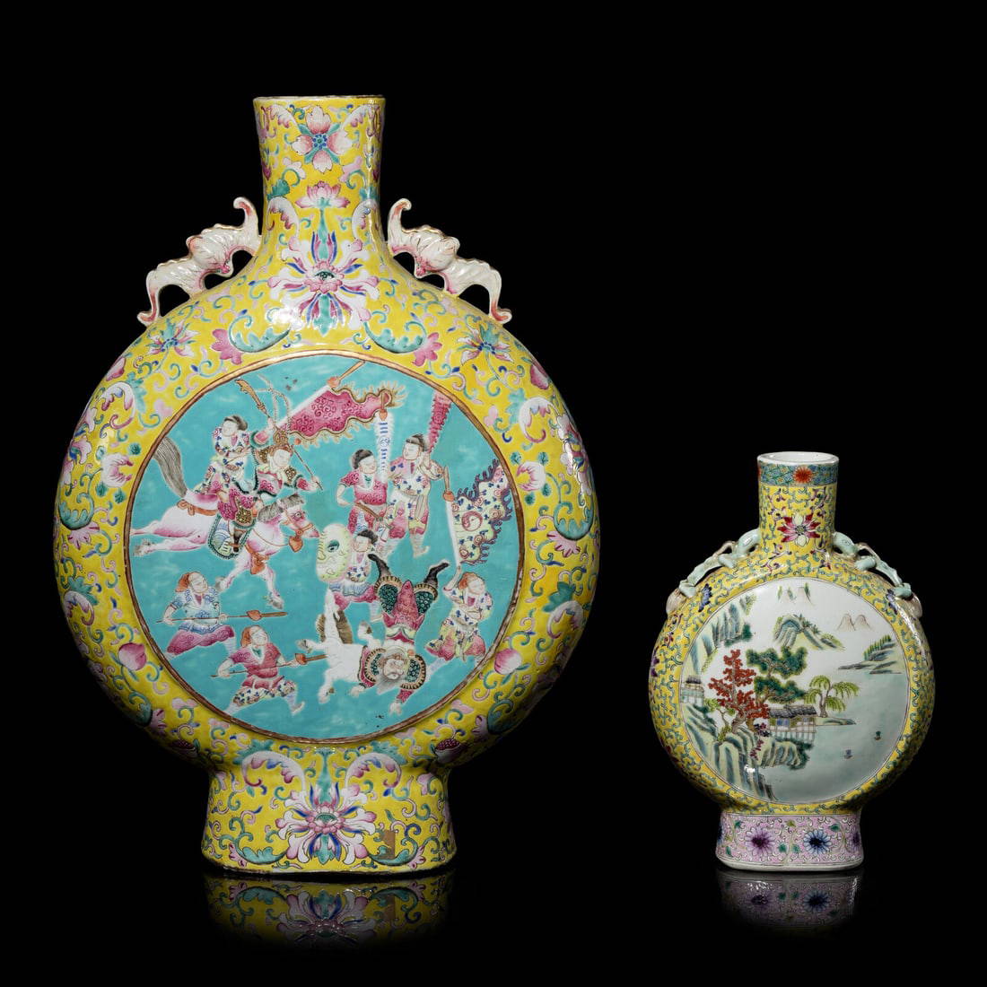 Two Chinese Famille Jaune Porcelain Moon Flasks, 20th Century 近代 黃地
