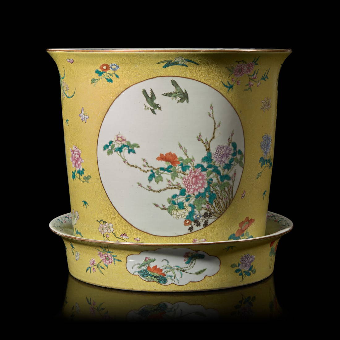 A Chinese Yellow Ground Famille Rose Porcelain Jardiniere and Stand, 20th Century 近代