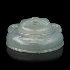A Small Chinese Jadeite Vessel and Cover, Early 20th Century 民國 翡翠