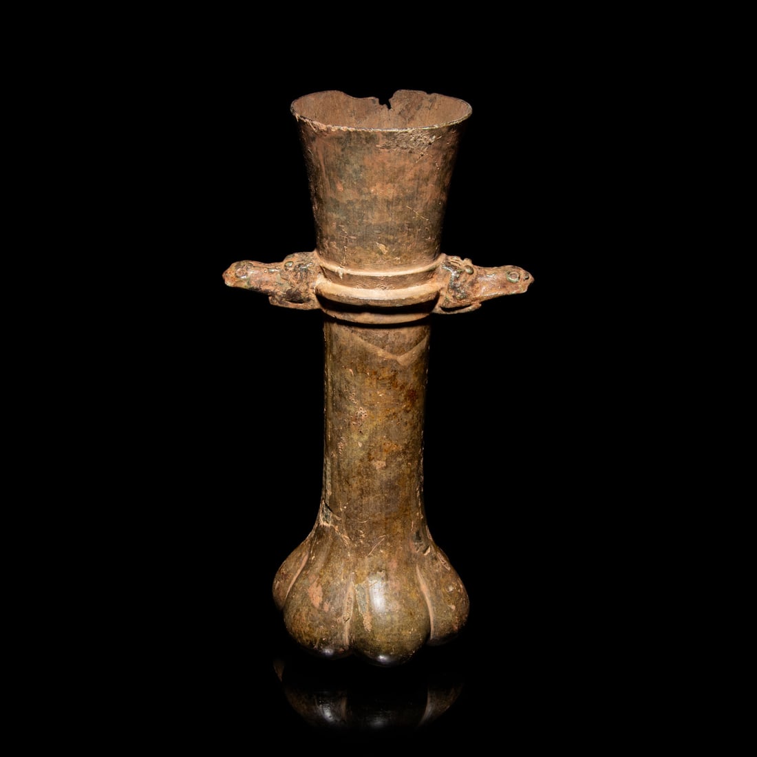An Archaic Bronze Vessel 銅獣足形器