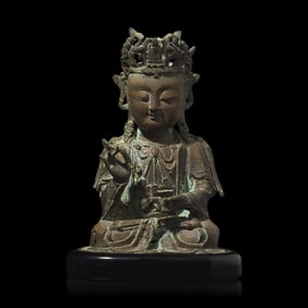 A Chinese Bronze Figure of Seated Guanyin, Ming Dynasty, 16th/17th Century 明中期
