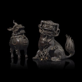 A Chinese Bronze Lion-Form Bronze Censer, and a Luduan Censer, 17th/18th Century  清早