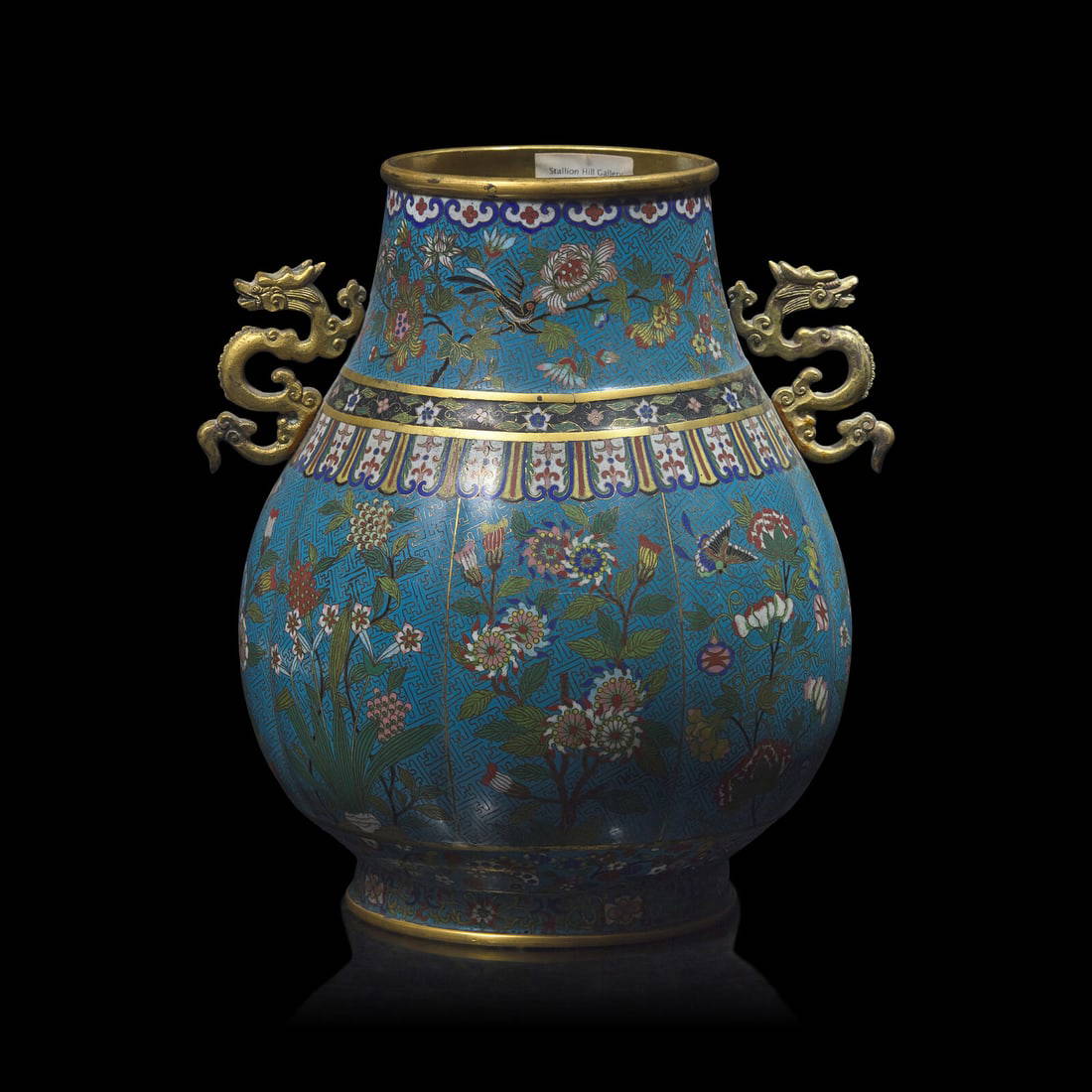 A Chinese Cloisonné Hu-Form Vase, 19th/20th Century 晚清民國 掐