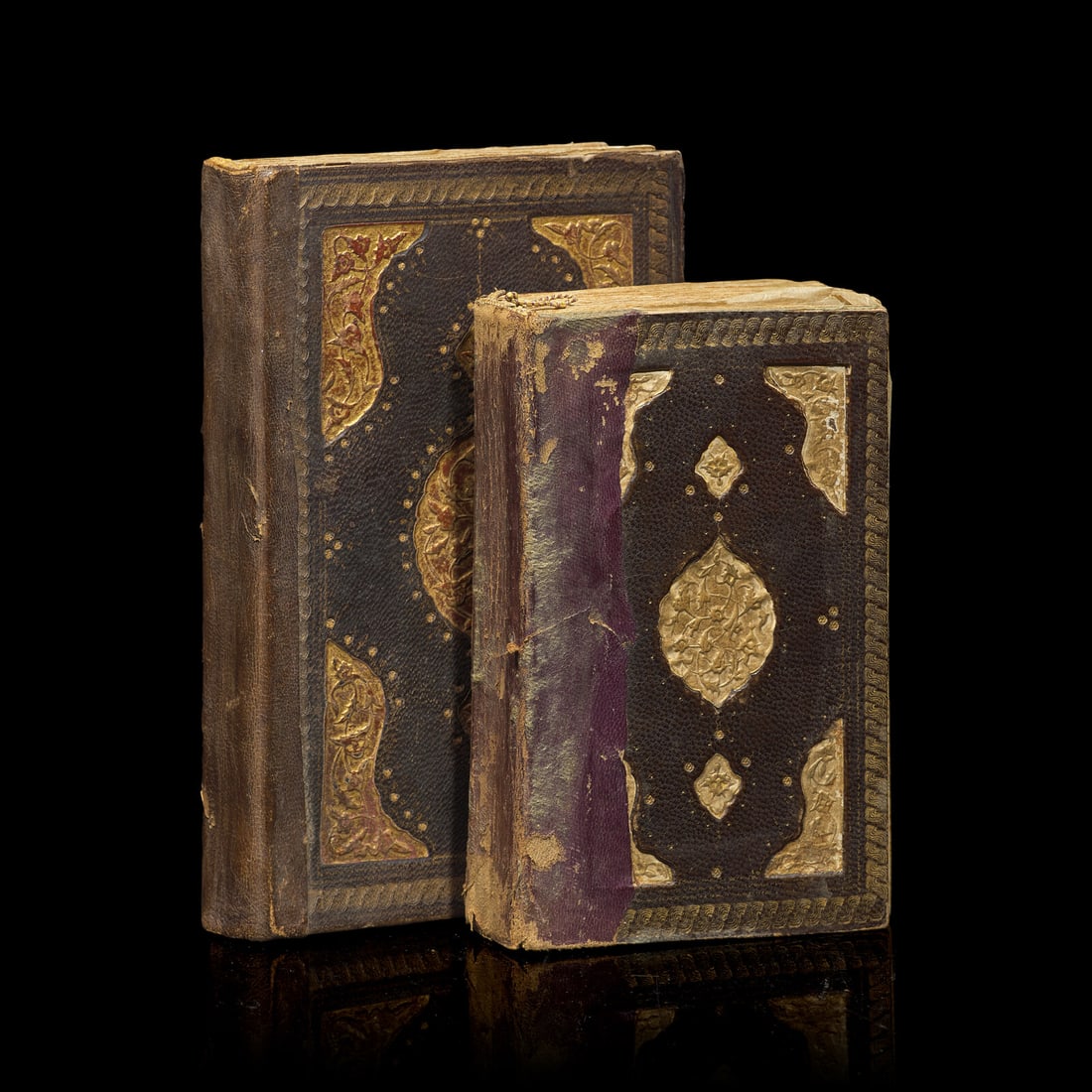 Two Illuminated Qur'ans, Late 18th-19th Century 十八世紀末-十 (1 of 5)