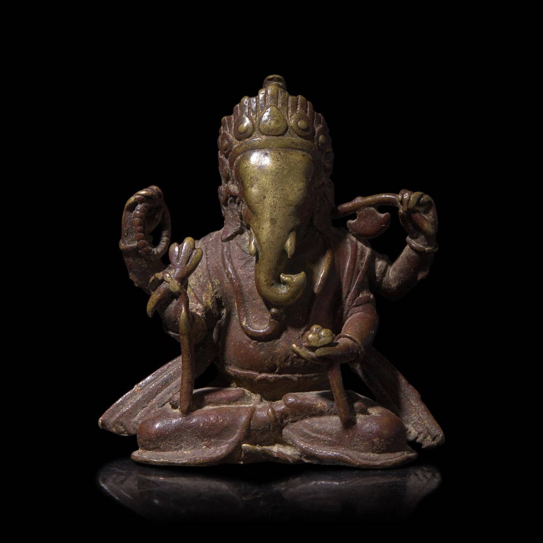 A Small Patinated Brass Alloy Figure of Seated Ganesha, 16th/17th Century 袖珍銅