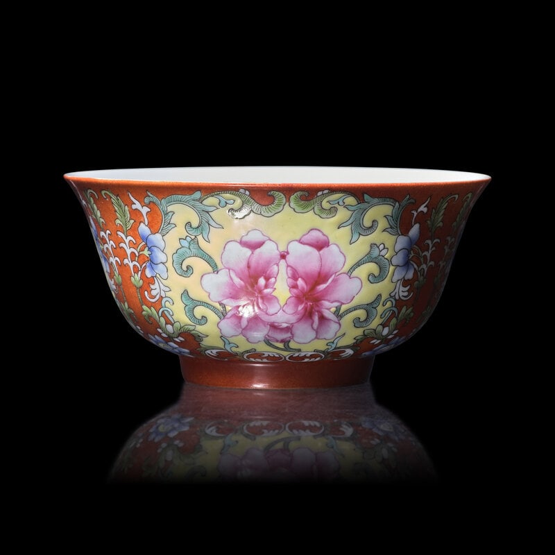 A Chinese Coral-Red Ground Famille Rose Porcelain Bowl 珊瑚地粉彩Ŕ (1 of 3)