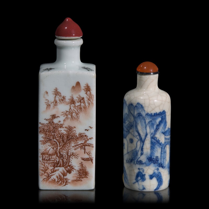 Two Chinese Porcelain Snuff Bottles, 19th-Early 20th Century 晚清民國 ல (1 of 4)