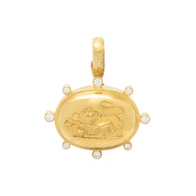 ELIZABETH LOCKE, YELLOW GOLD AND DIAMOND 'EROS AND LION' PENDANT