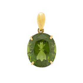 PERIDOT AND YELLOW GOLD PENDANT