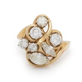 YELLOW GOLD AND DIAMOND CLUSTER RING