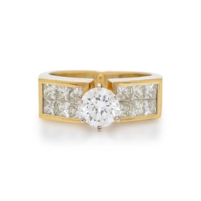 DIAMOND AND YELLOW GOLD RING
