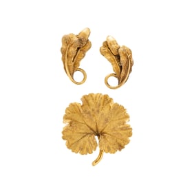 YELLOW GOLD LEAF BROOCH AND EARRINGS