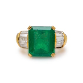 COLOMBIAN EMERALD AND DIAMOND RING