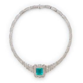 EMERALD, DIAMOND, AND WHITE GOLD NECKLACE