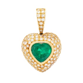 EMERALD, DIAMOND, AND YELLOW GOLD HEART PENDANT BROOCH