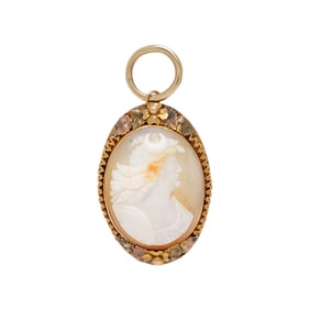 YELLOW GOLD CAMEO PENDANT