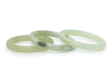 COLLECTION OF JADE AND HARDSTONE BANGLE BRACELETS