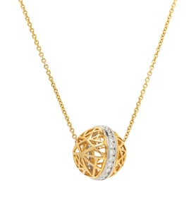 DIAMOND AND YELLOW GOLD PENDANT NECKLACE