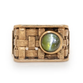 CAT'S EYE CHRYSOBERYL AND YELLOW GOLD BASKET WEAVE RING