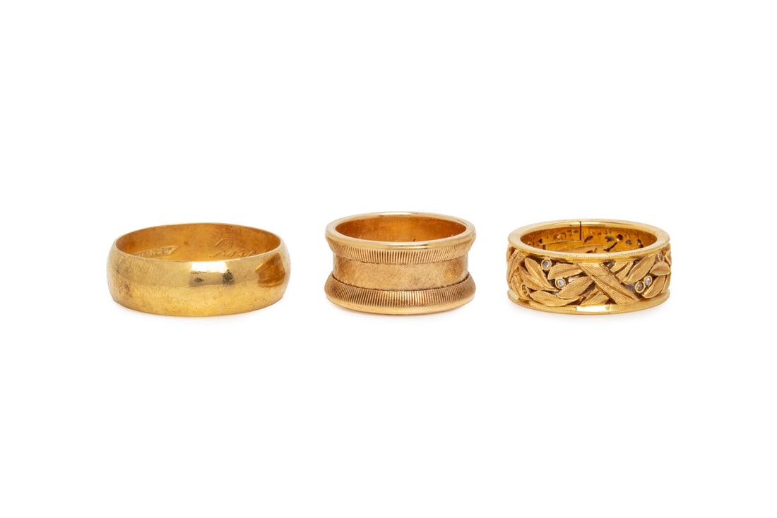 COLLECTION OF YELLOW GOLD RINGS (1 of 2)