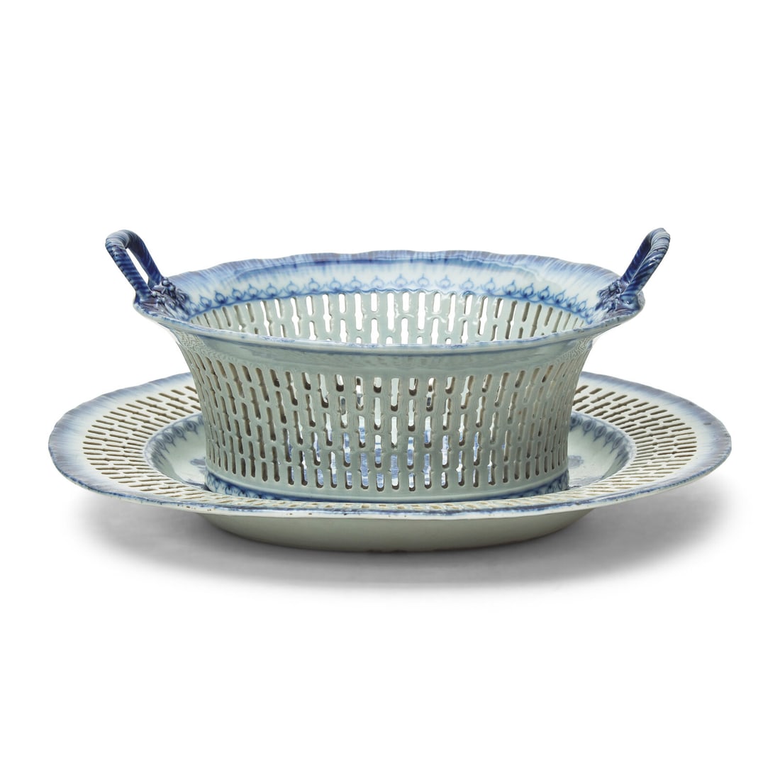 A Chinese Export Porcelain Fitzhugh Reticulated Chestnut Basket and Undertray