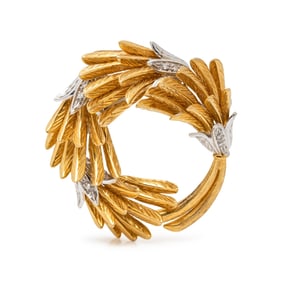 YELLOW GOLD AND DIAMOND BROOCH