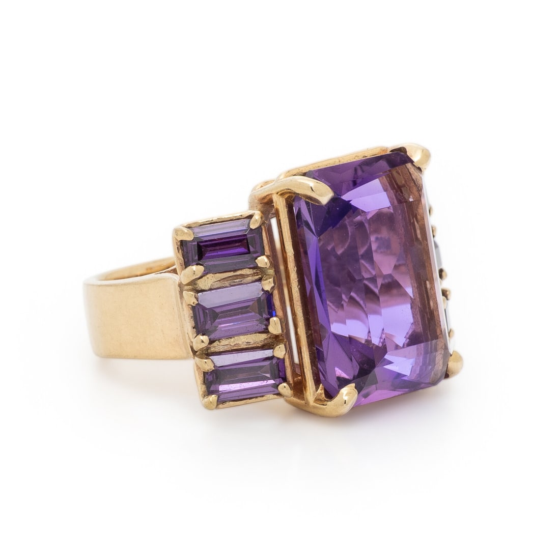 AMETHYST AND YELLOW GOLD RING - 2