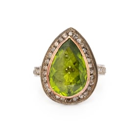 PERIDOT AND COLORED DIAMOND RING