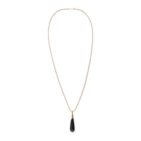 ONYX AND YELLOW GOLD PENDANT NECKLACE